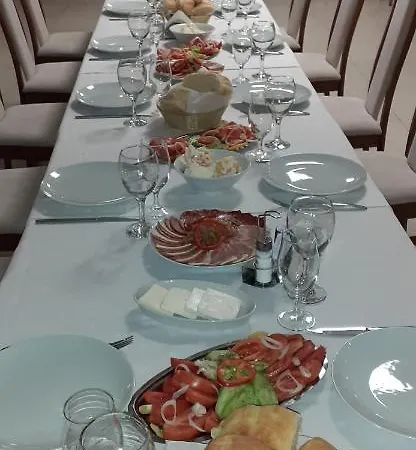 Plaza فندق Varvarin